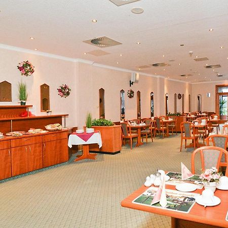 Landgasthof & Hotel Waldow Guben Dış mekan fotoğraf