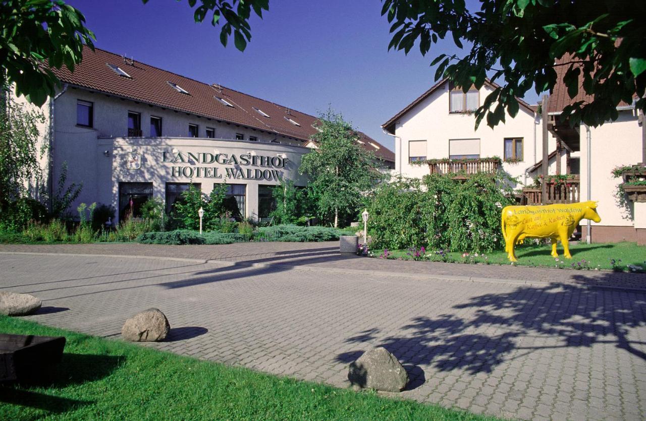 Landgasthof & Hotel Waldow Guben Dış mekan fotoğraf
