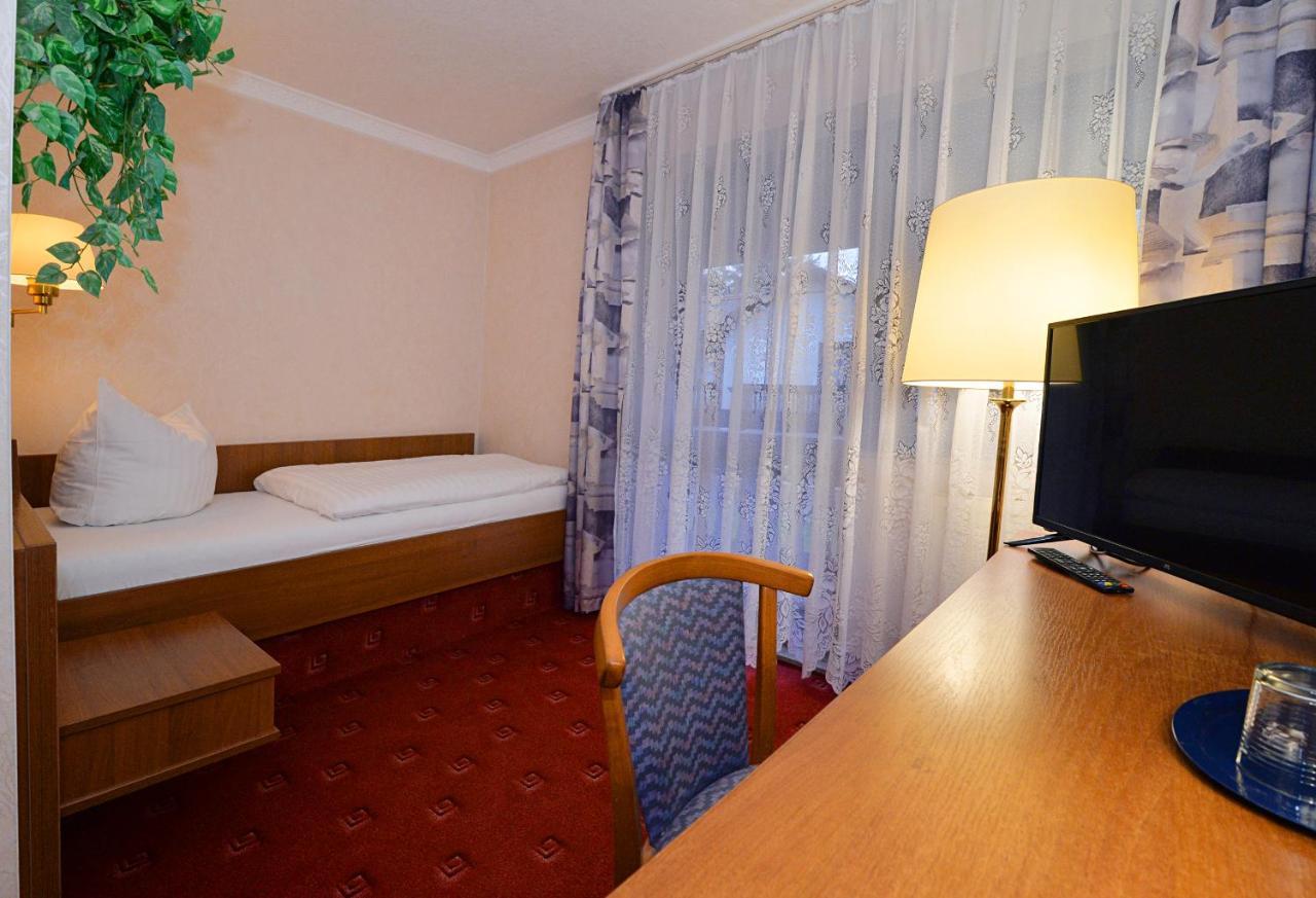 Landgasthof & Hotel Waldow Guben Dış mekan fotoğraf